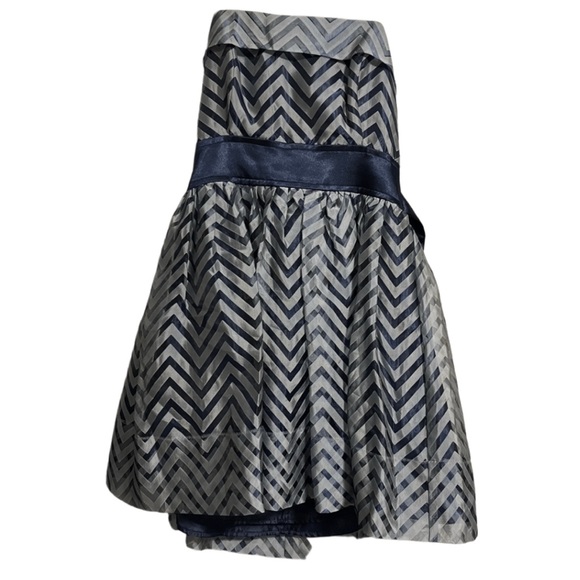 Teeze Me Dresses & Skirts - Teeze Me Chevron strapless party dress